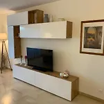 Appartement Superbe 2 Pièces Moderne Refait à Neuf, Piscine ! *