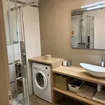Appartement Superbe 2 Pièces Moderne Refait à Neuf, Piscine ! Antibes