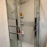 Superbe 2 Pièces Moderne Refait à Neuf, Piscine ! *