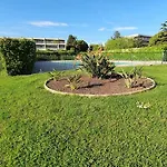 Appartement Superbe 2 Pièces Moderne Refait à Neuf, Piscine ! *