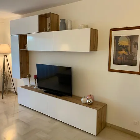 Apartment Superbe 2 Pieces Moderne Refait A Neuf, Piscine ! *