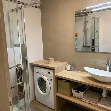 Apartment Superbe 2 Pieces Moderne Refait A Neuf, Piscine ! Antibes
