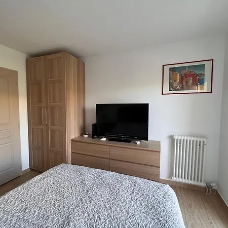 Superbe 2 Pièces Moderne Refait à Neuf, Piscine ! Appartement *