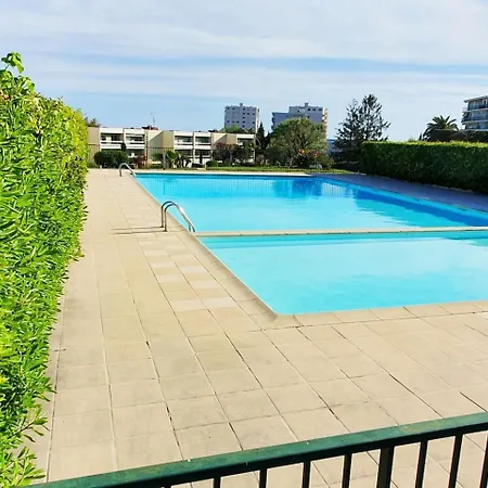 Superbe 2 Pieces Moderne Refait A Neuf, Piscine ! *