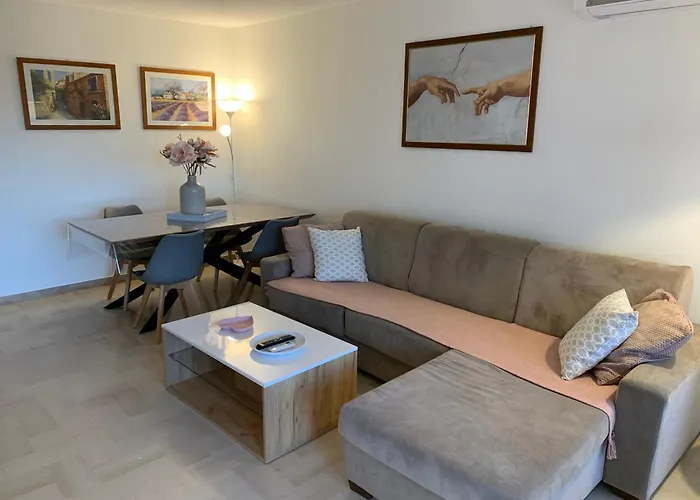 Superbe 2 Pieces Moderne Refait A Neuf, Piscine ! Апартаменти