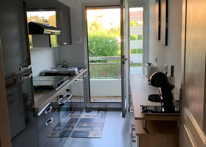 Апартаменти Superbe 2 Pieces Moderne Refait A Neuf, Piscine ! *